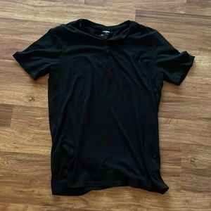 Old Navy Henley tee - never worn